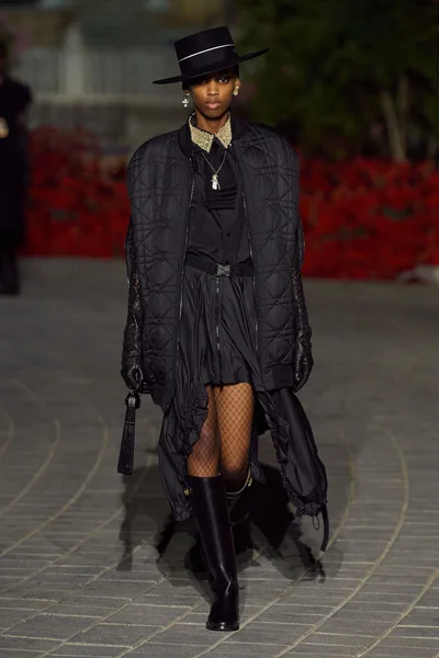 Look 75